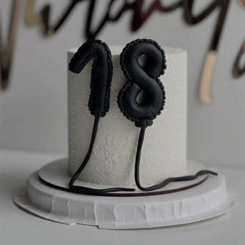 کیک تولد عدد 18 بادکنکی مشکی