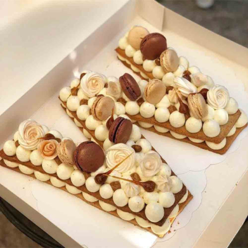 کیک تولد حرف W انگلیسی شکلاتی
